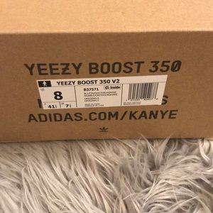 Yeezy boost 350 V2 size 8